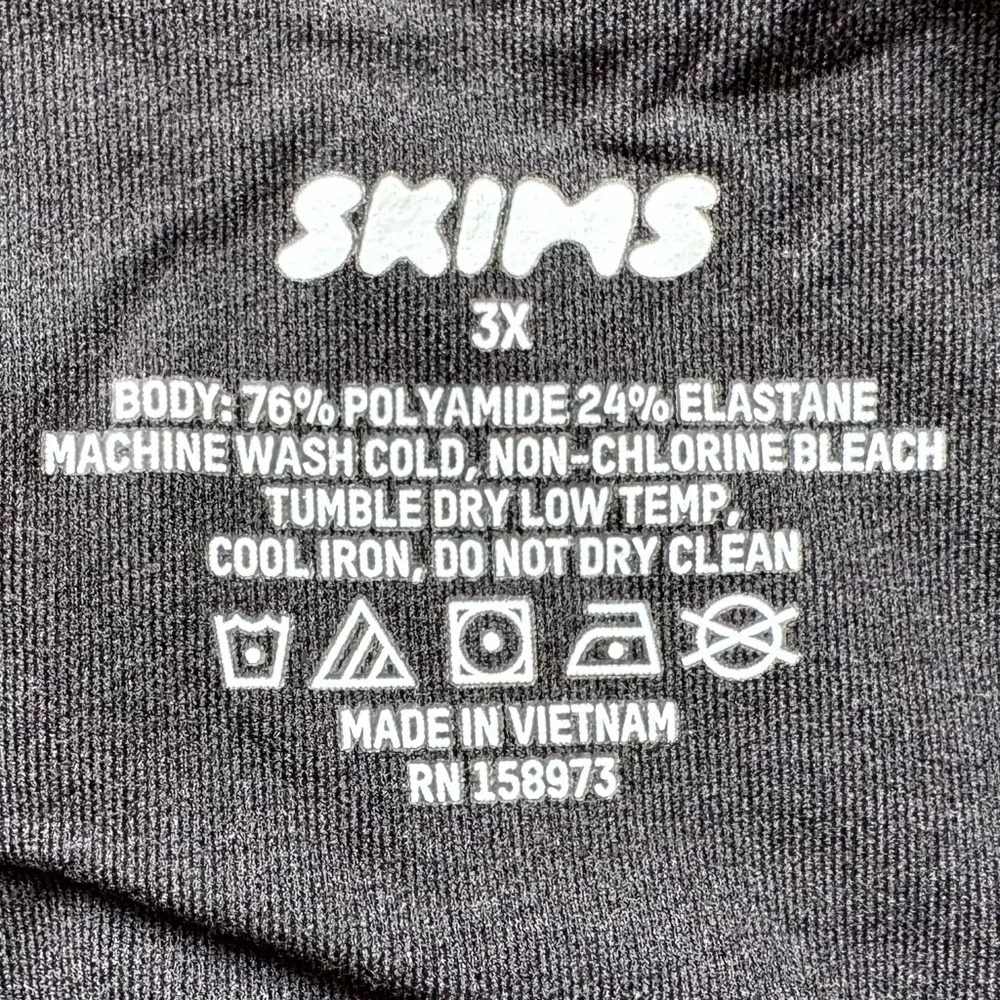 SKIMS Fits Everybody Plunging Neckline Halter Dress - Picture 11 of 12